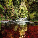 Huge rocks, small waterfall Huge rocks, small waterfall